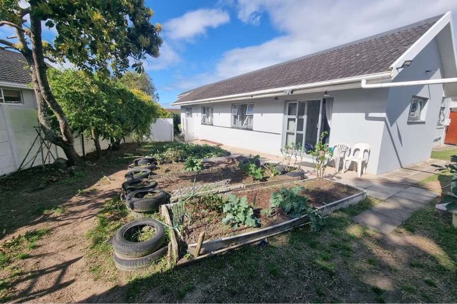 4 Bedroom Property for Sale in Beacon Bay Eastern Cape